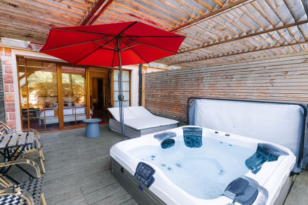 Séjour en Demi-Pension Privilège,  avec jacuzzi privatif (hors samedi)